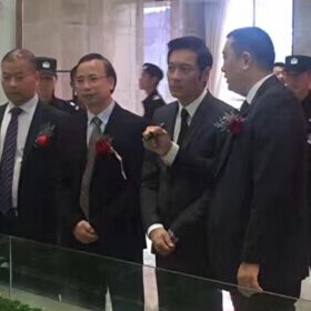 羅嘉良VS中泰峰境