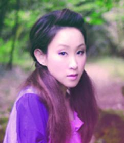 王菀之出席原創(chuàng)歌曲大賽現(xiàn)場